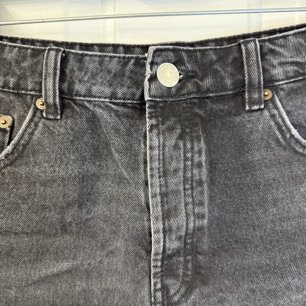 Zara Denim Cut-Off Distressed Raw Hem Pocket Shorts Womens Black Size 10‎